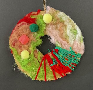 小学部１年　安冨湊　ふわもこリース