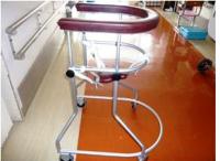 サドル付U字歩行器